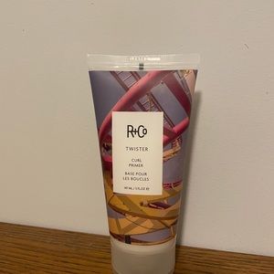 R+Co twister curl primer
